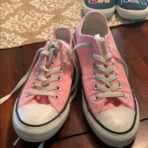 Bubble gum pink converse, good condition. Size 7